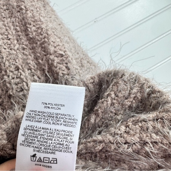 Express Women’s Mock Neck Knit Sweater Cropped Fuzzy Sz M Pullover - Picture 9 of 15